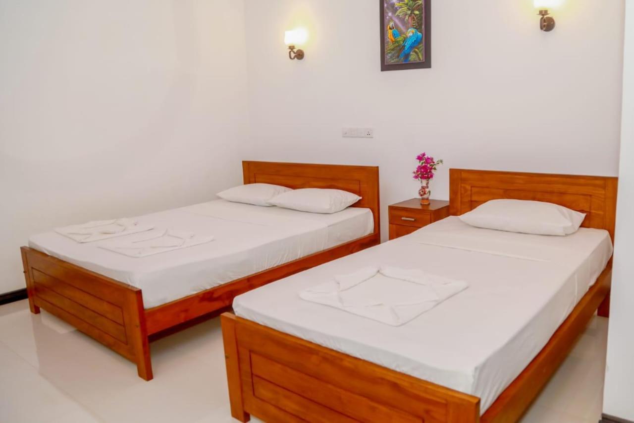 Yala Safari Green Home Stay Tissamaharama Esterno foto